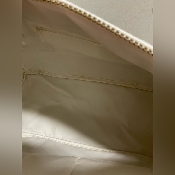 NWt Winnie the Pooh weekender bag, backpack and phone crossbody bag - Picture 5 of 12